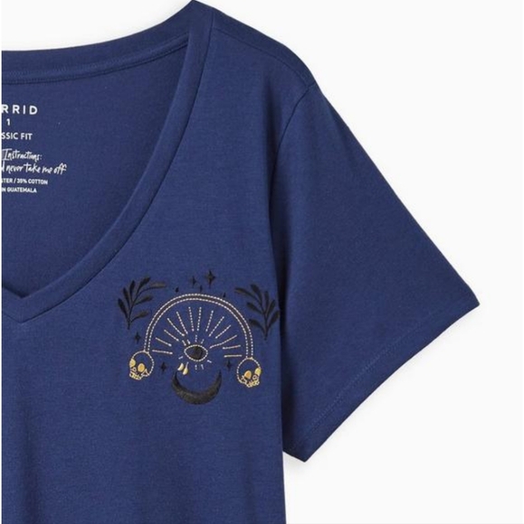 Embroidered girlfriend v neck tee- signature jersey blue - Picture 3 of 7